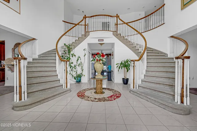 a view of entryway with a front door