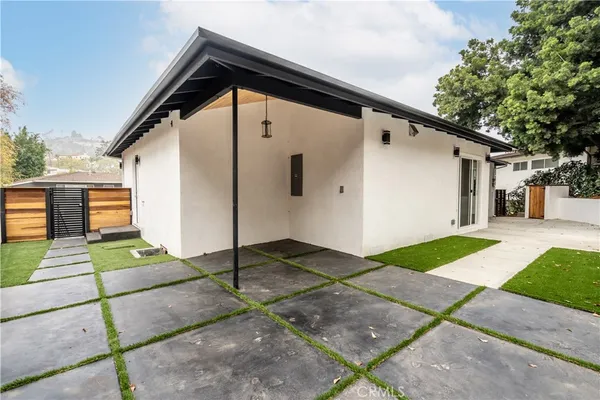 $2,100,000 | 3362 Bellota Way, Los Angeles, CA 90027
