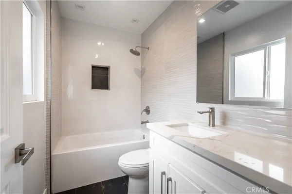 $2,100,000 | 3362 Bellota Way, Los Angeles, CA 90027