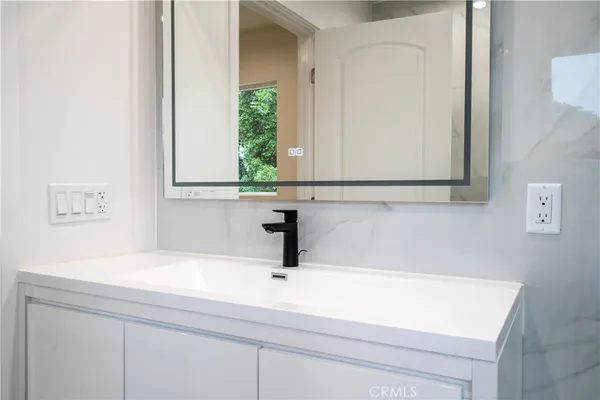 $2,100,000 | 3362 Bellota Way, Los Angeles, CA 90027