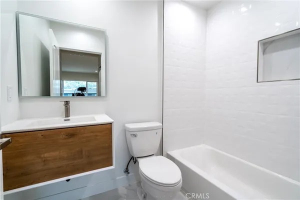 $2,100,000 | 3362 Bellota Way, Los Angeles, CA 90027