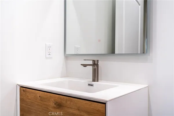 $2,100,000 | 3362 Bellota Way, Los Angeles, CA 90027