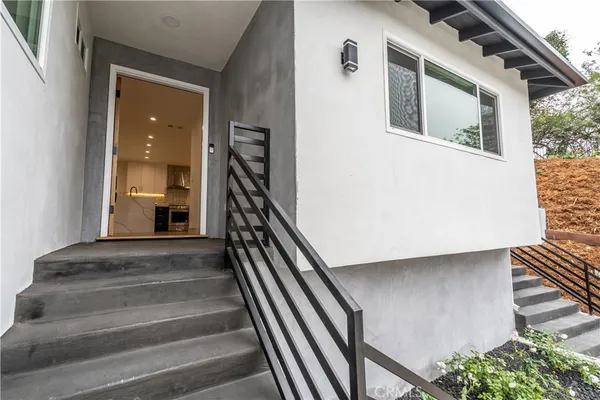 $2,100,000 | 3362 Bellota Way, Los Angeles, CA 90027