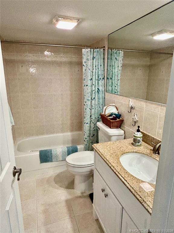 2950 Southeast Ocean Boulevard, Unit 546 Stuart, FL 34996 - Photo 20 of 33 a bathroom with a sink toilet tub and shower
