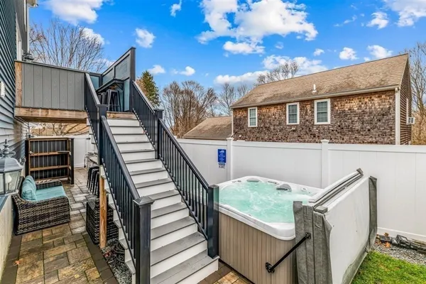 $825,000 | 6 Bishop Street, Plymouth, MA 02360