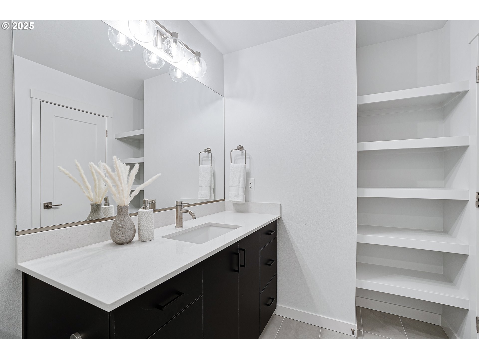 7290 Southwest 13th Avenue Portland, OR 97219 - Photo 27 of 37