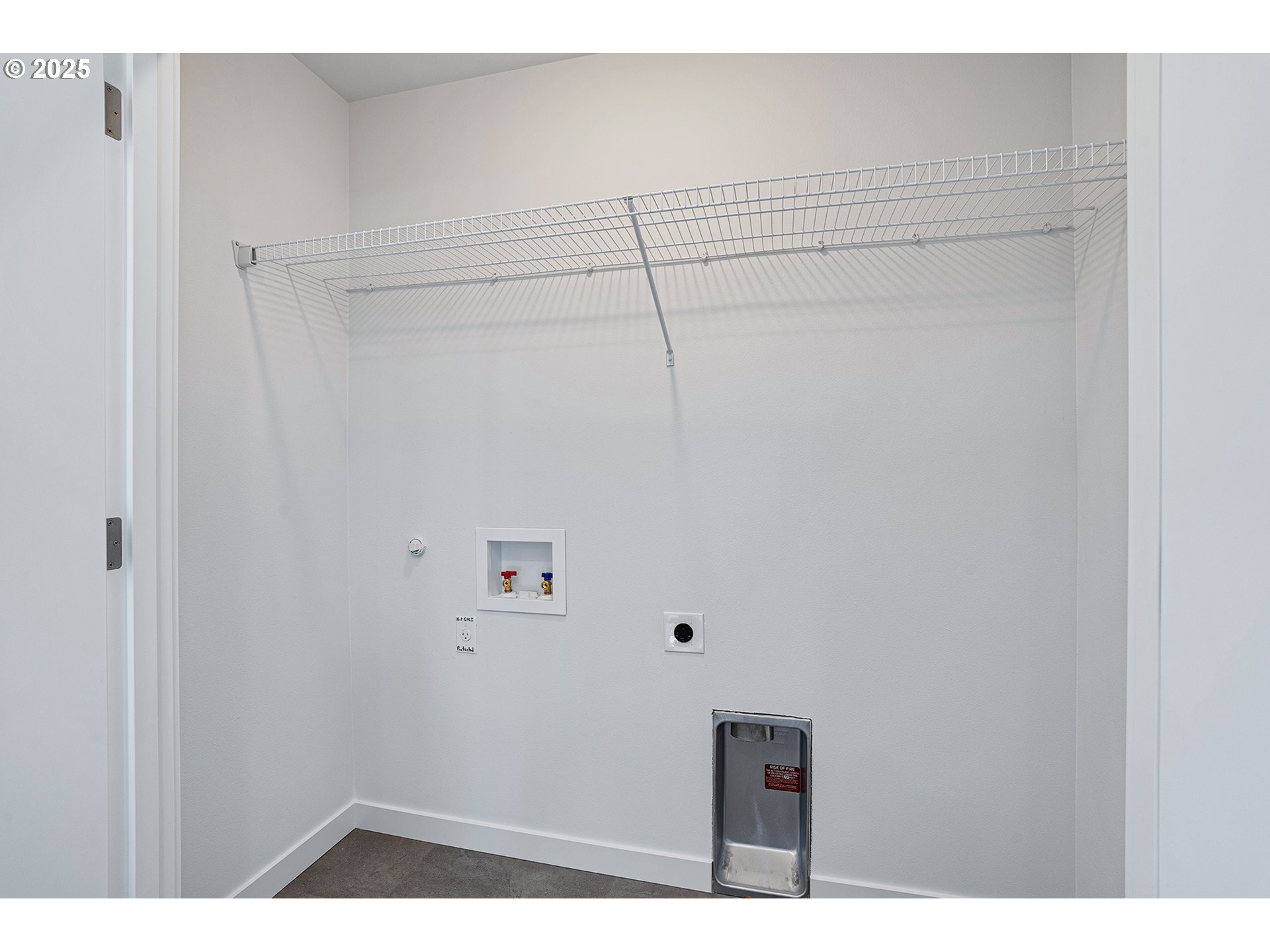 7290 Southwest 13th Avenue Portland, OR 97219 - Photo 35 of 37 Laundry