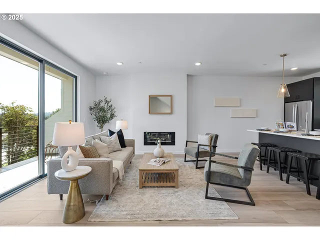 $689,900 | 7290 Southwest 13th Avenue, Portland, OR 97219