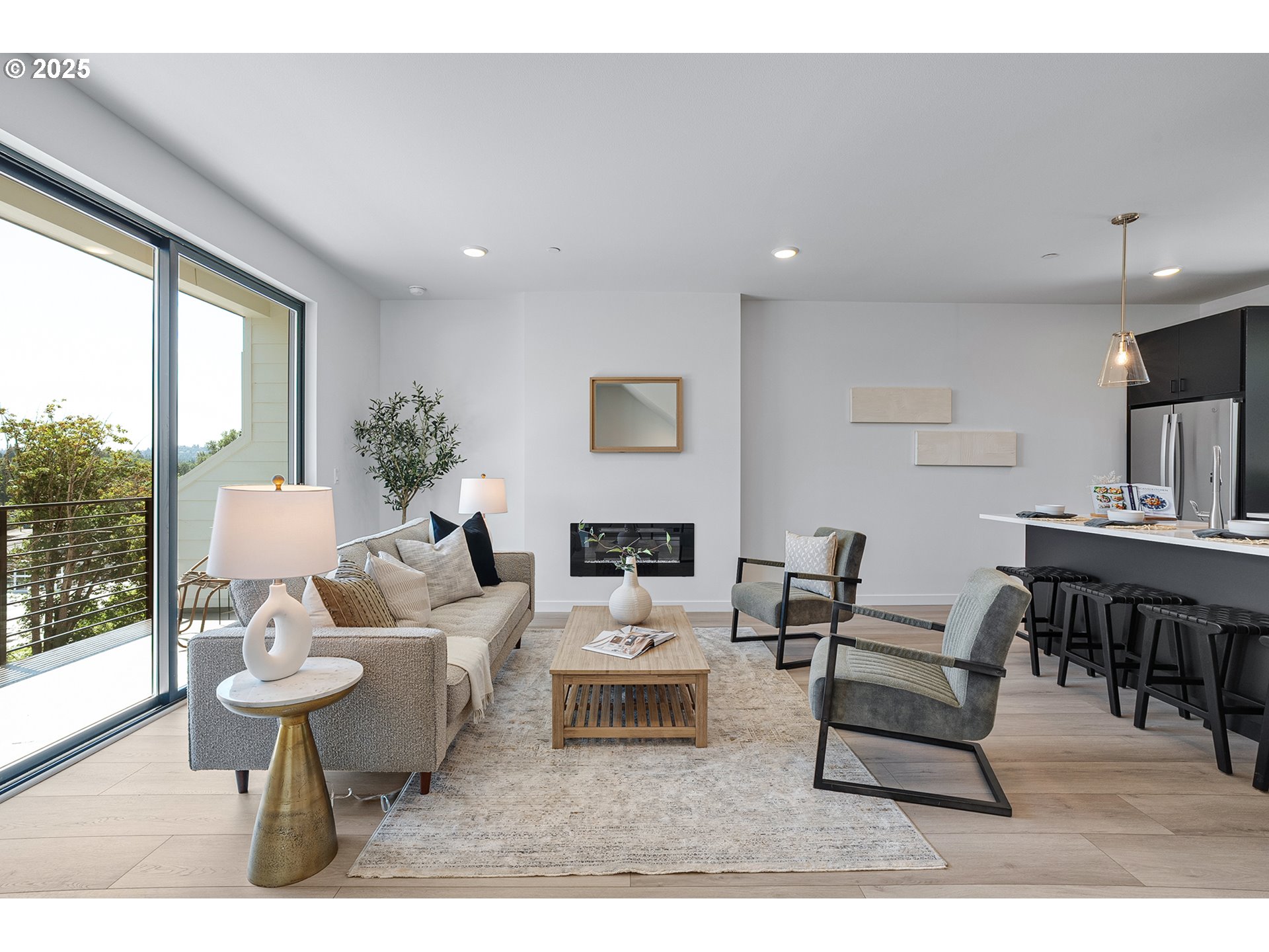 7290 Southwest 13th Avenue Portland, OR 97219 - Photo 8 of 37