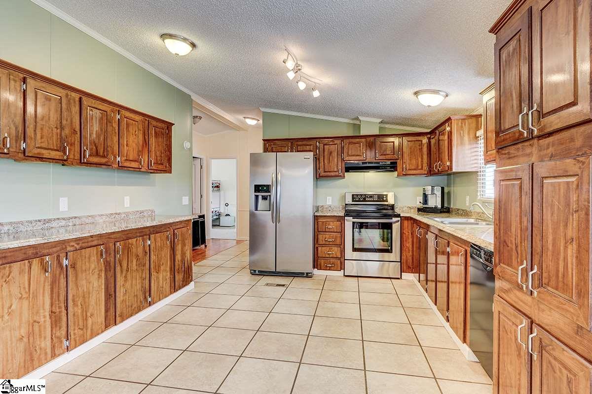 833 Amethyst Lane Inman, SC 29349 - Photo 2 of 34
