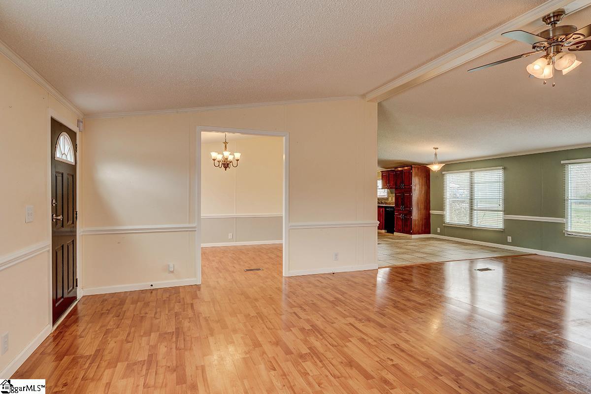 833 Amethyst Lane Inman, SC 29349 - Photo 5 of 34