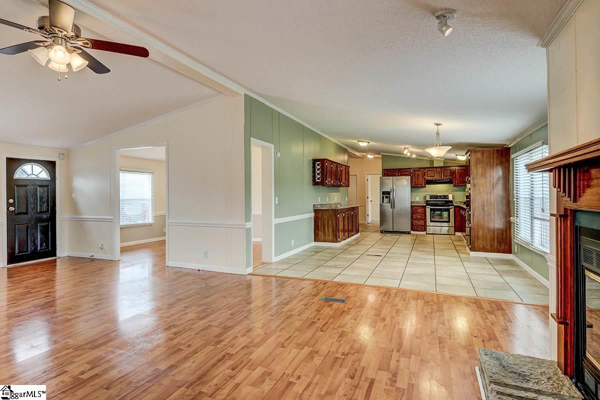 833 Amethyst Lane Inman, SC 29349 - Photo 6 of 34