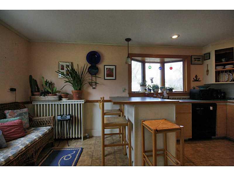 17 Murray Hill Road East Boothbay, ME 04544 - Photo 6 of 16 Kitchen. sitting area in kitchen