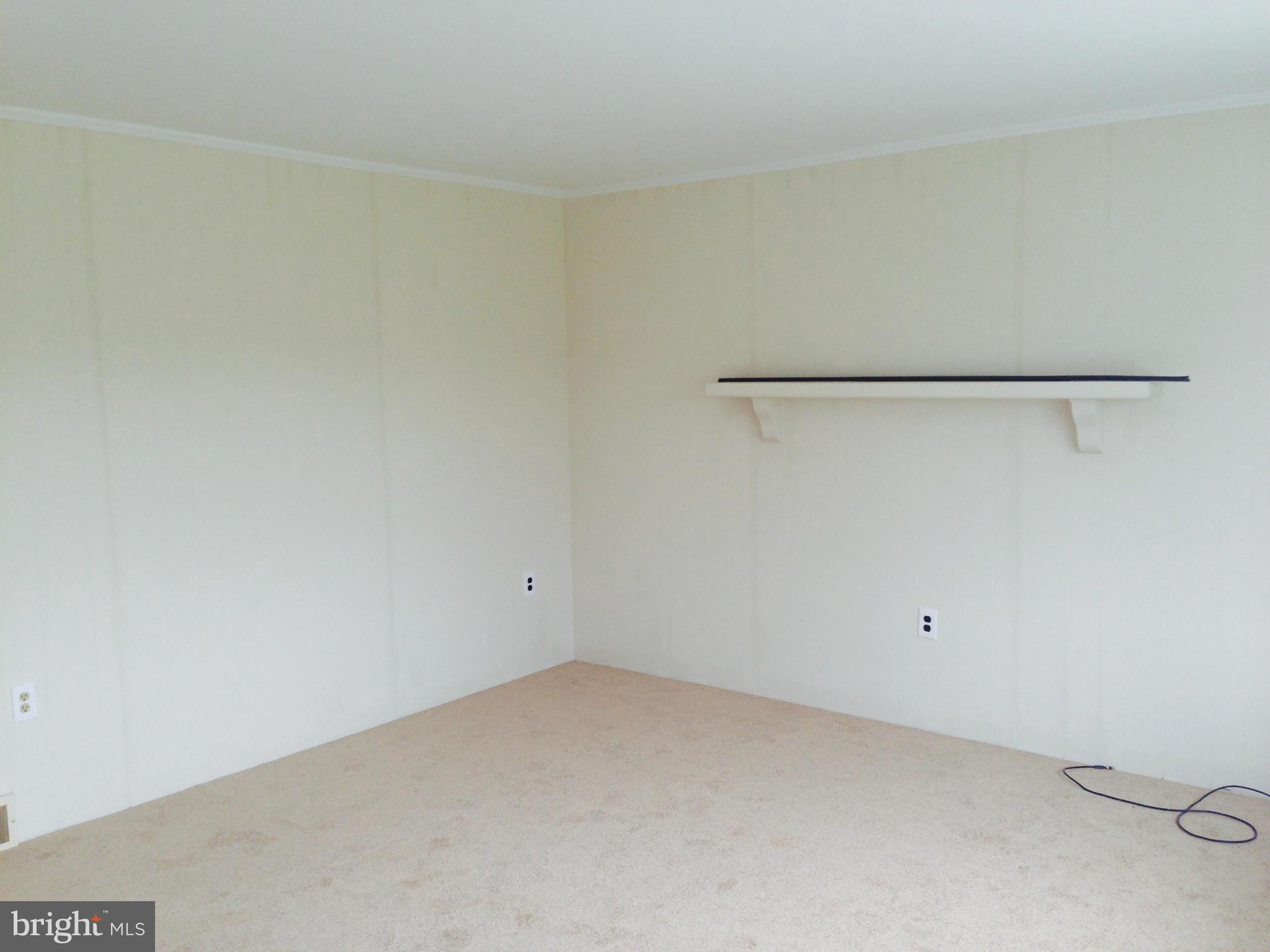 13831 Graceham Road Thurmont, MD 21788 - Photo 3 of 19 Living Room