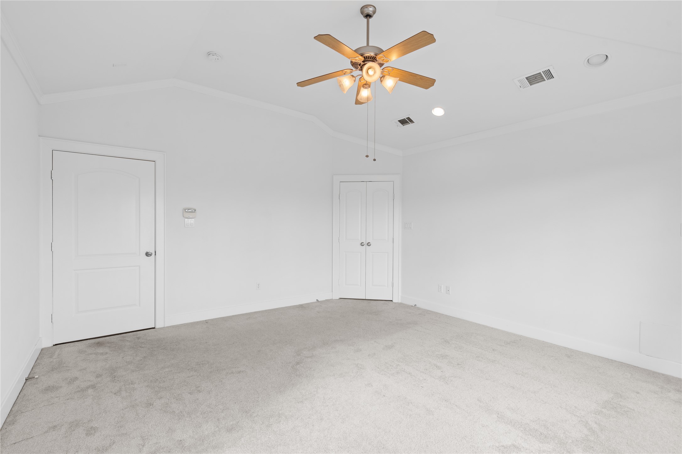 3006 McCulloch Circle Houston, TX 77056 - Photo 13 of 29 a view of an empty room