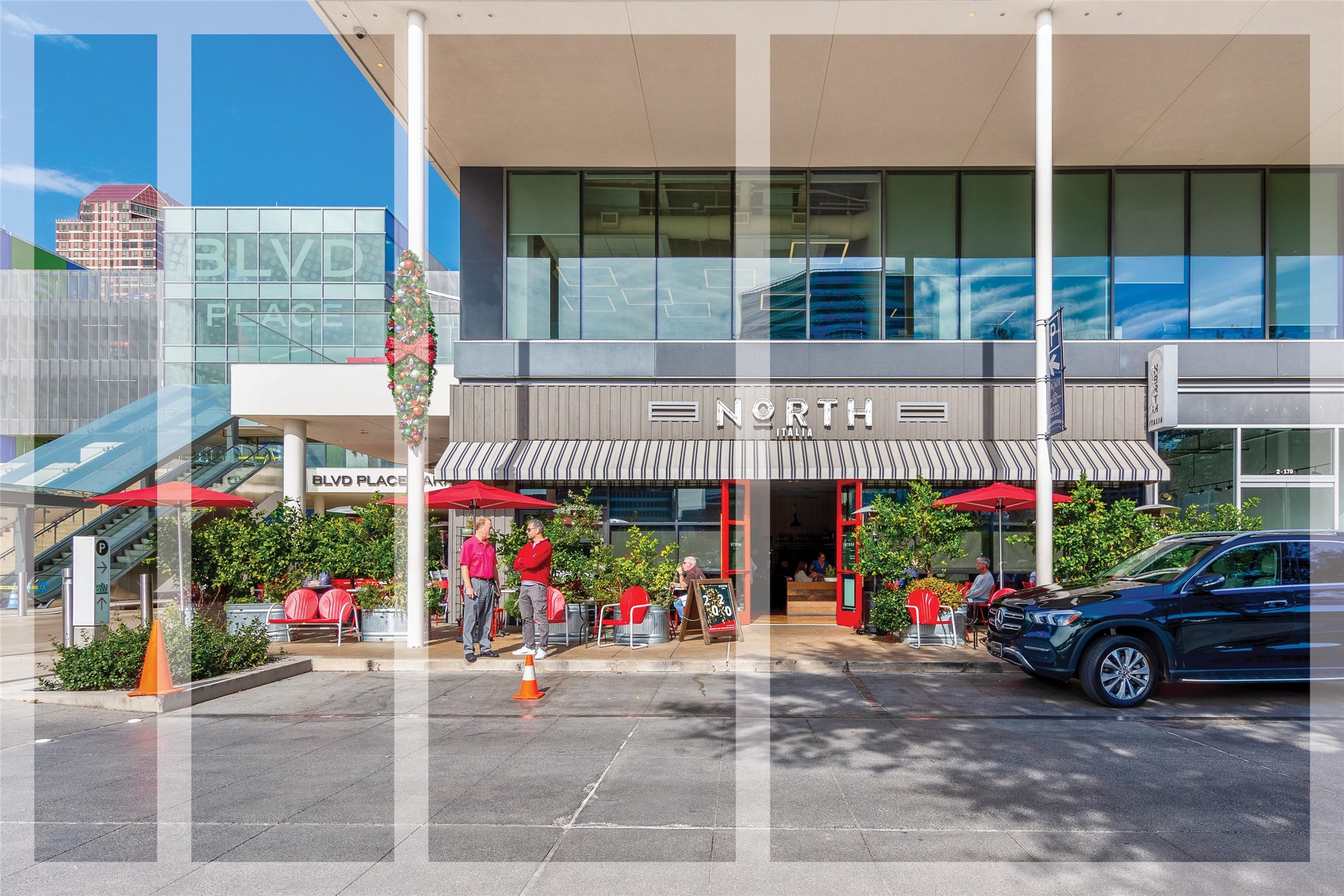 3006 McCulloch Circle Houston, TX 77056 - Photo 27 of 29 a view of street with sitting area