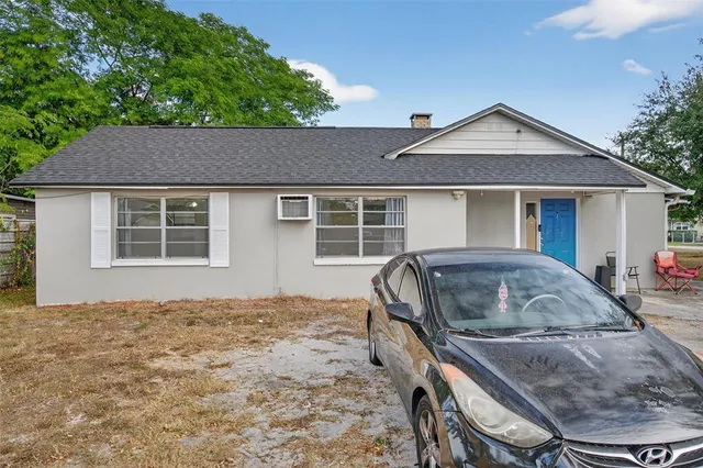 a house view with a outdoor space