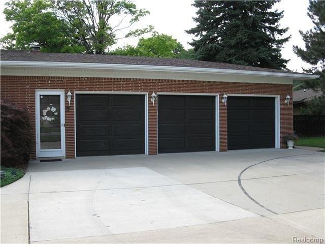 garages.jpg