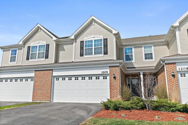 $285,000 | 1204 Draper Road, McHenry, IL 60050