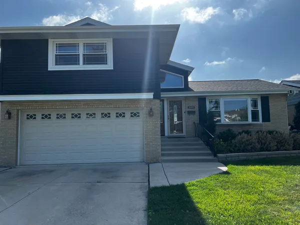 10141 Alice Court, Oak Lawn, IL 60453