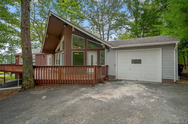 a view of backyard of house