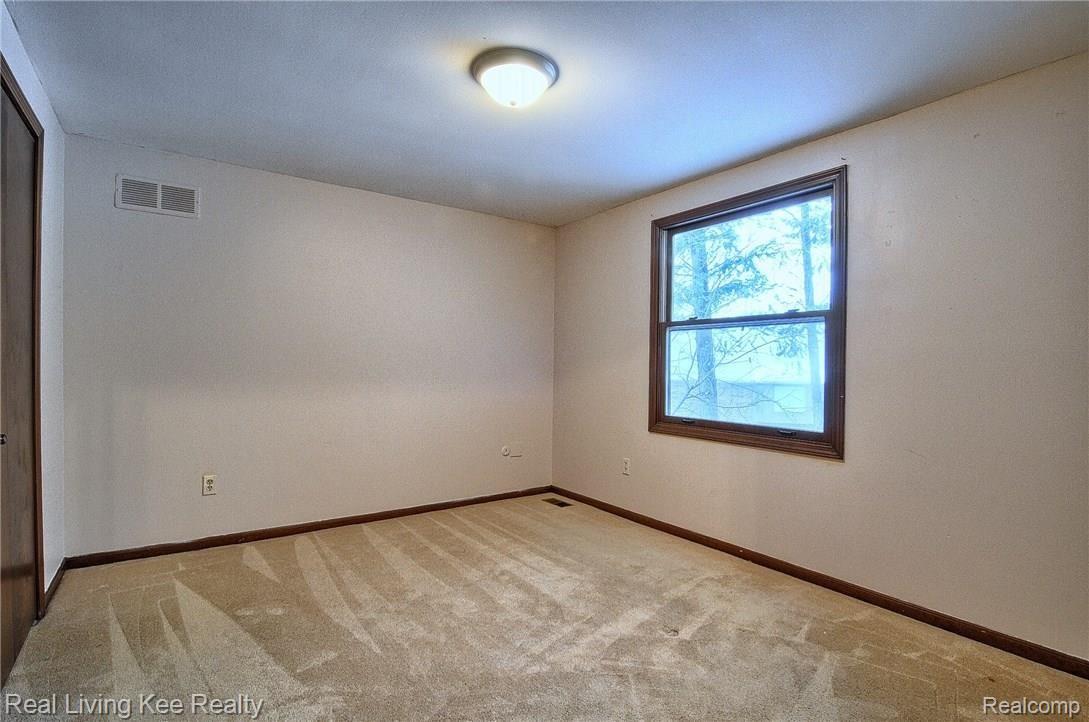 1935 Marcastle Court Rochester, MI 48309 - Photo 25 of 33 Bedroom #4