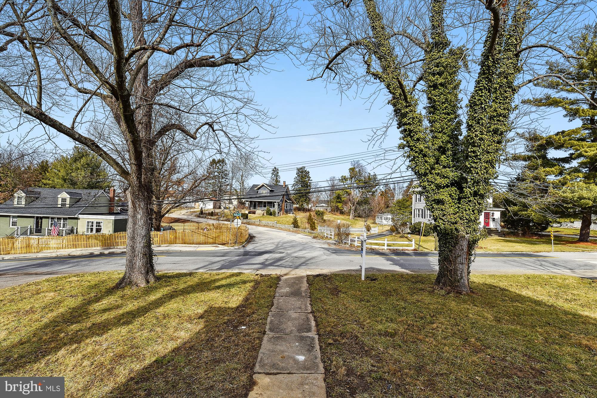 411 West Maple Road Linthicum Heights, MD 21090 - Photo 3 of 38