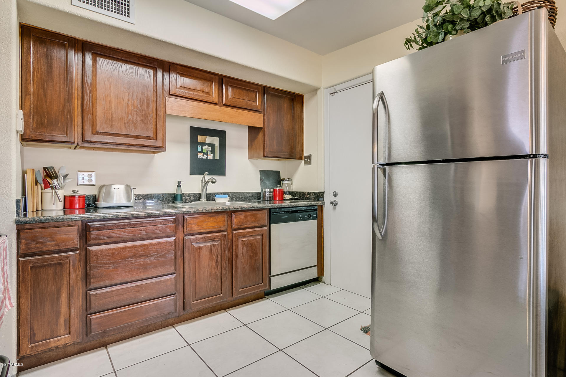 2821 East Osborn Road Phoenix, AZ 85016 - Photo 4 of 12 Osborn-06