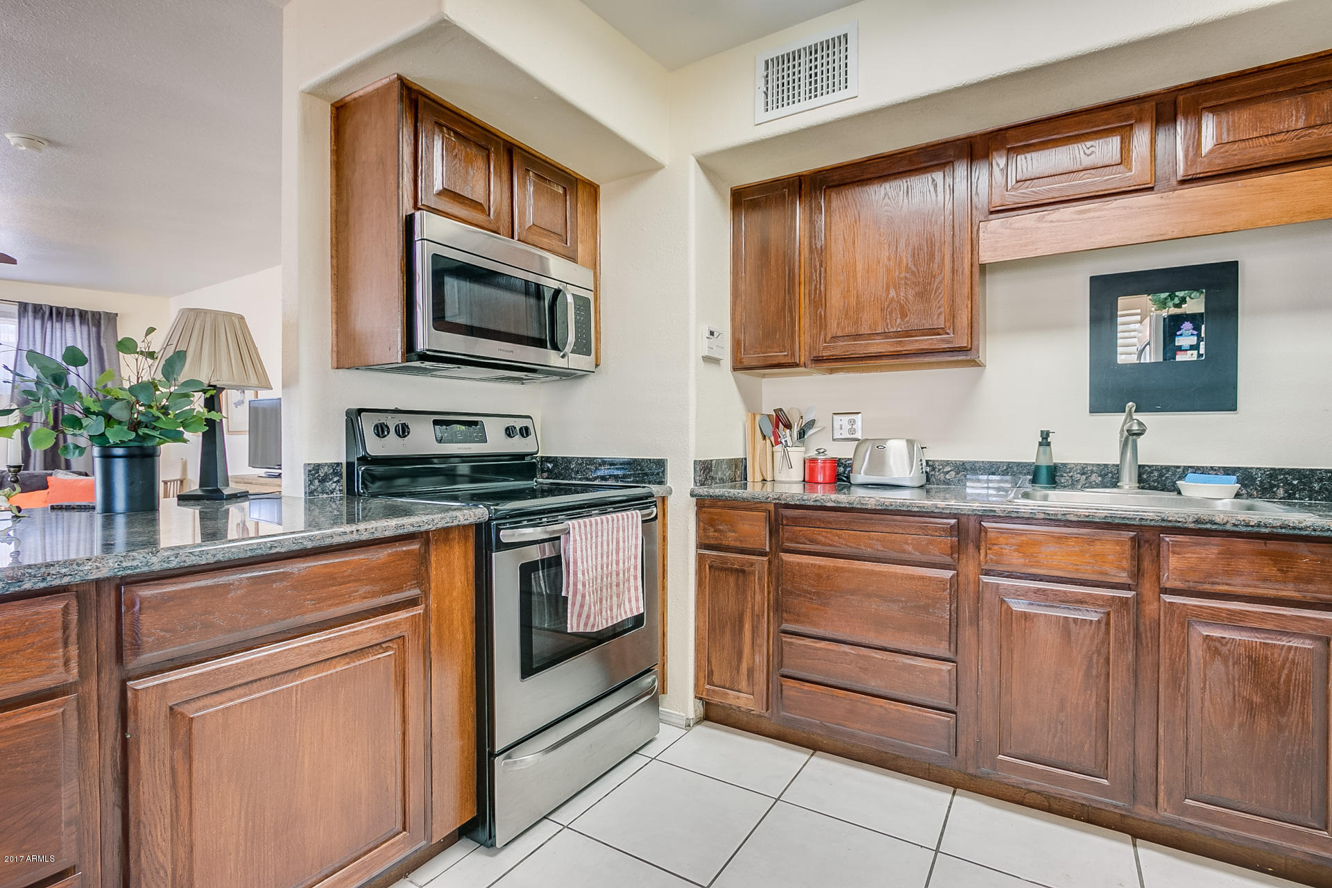 2821 East Osborn Road Phoenix, AZ 85016 - Photo 5 of 12 Osborn-07