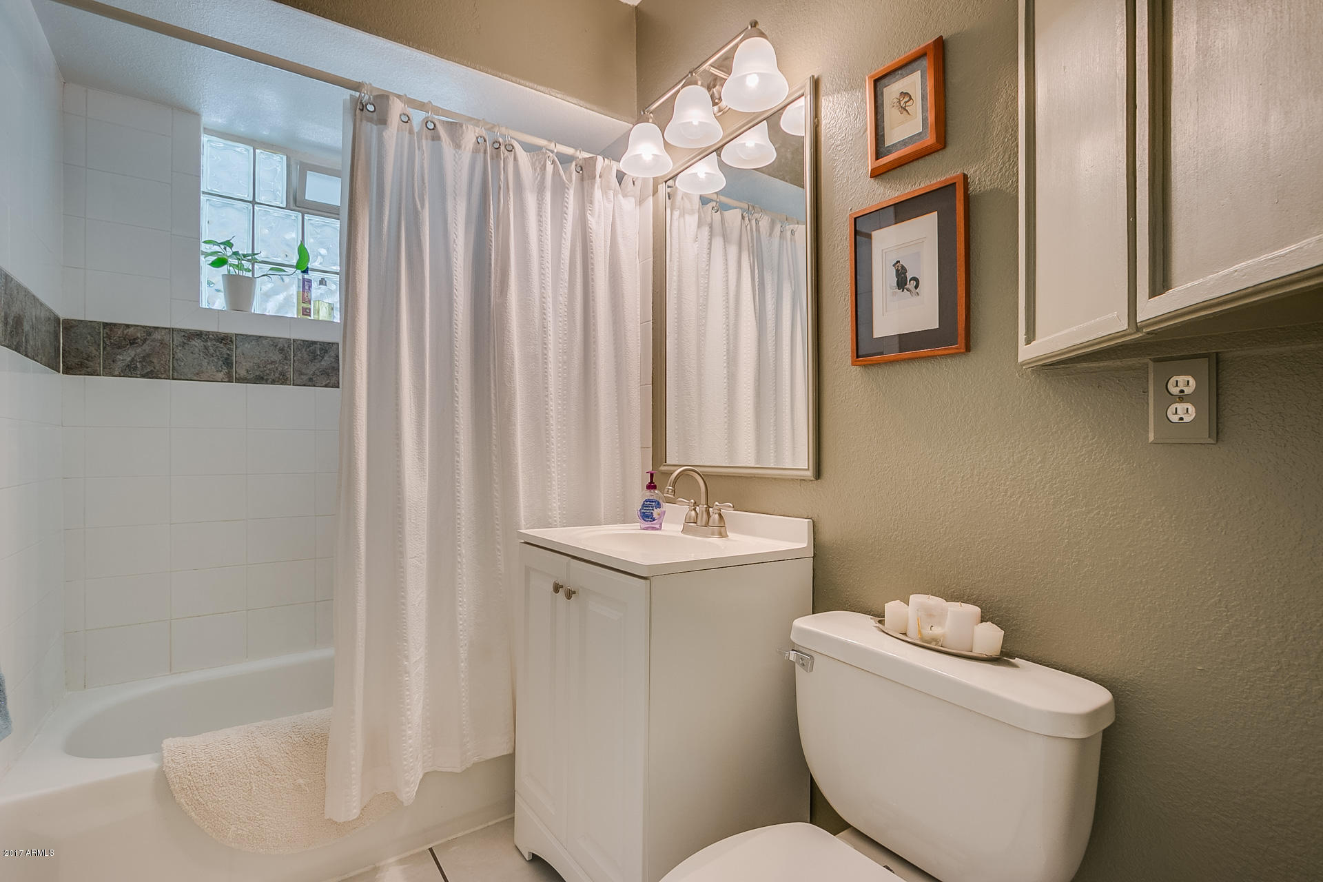 2821 East Osborn Road Phoenix, AZ 85016 - Photo 8 of 12 Osborn-13