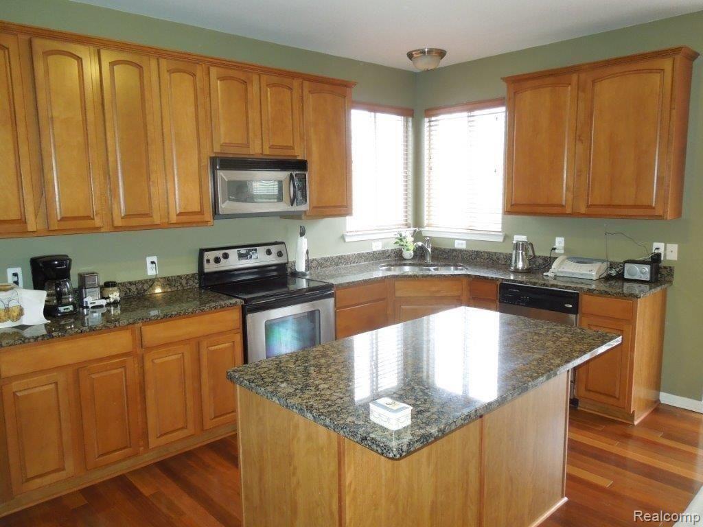 3525 Everett Drive Rochester Hills, MI 48307 - Photo 4 of 14