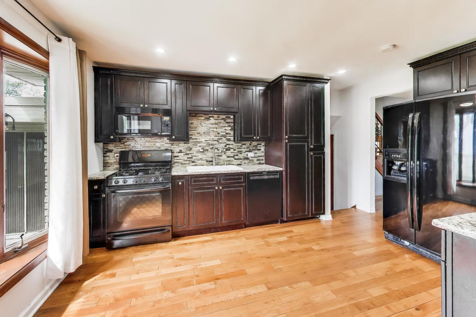 4255 149th Street Midlothian, IL 60445 - Photo 10 of 35