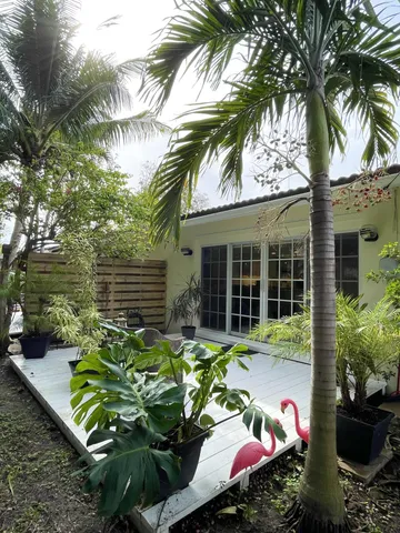 $3,500 | 266 Northeast Wavecrest Way, Boca Raton, FL 33432