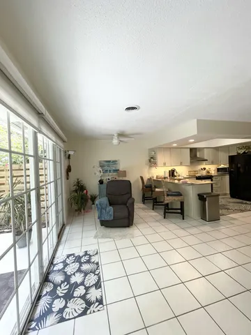 $3,500 | 266 Northeast Wavecrest Way, Boca Raton, FL 33432