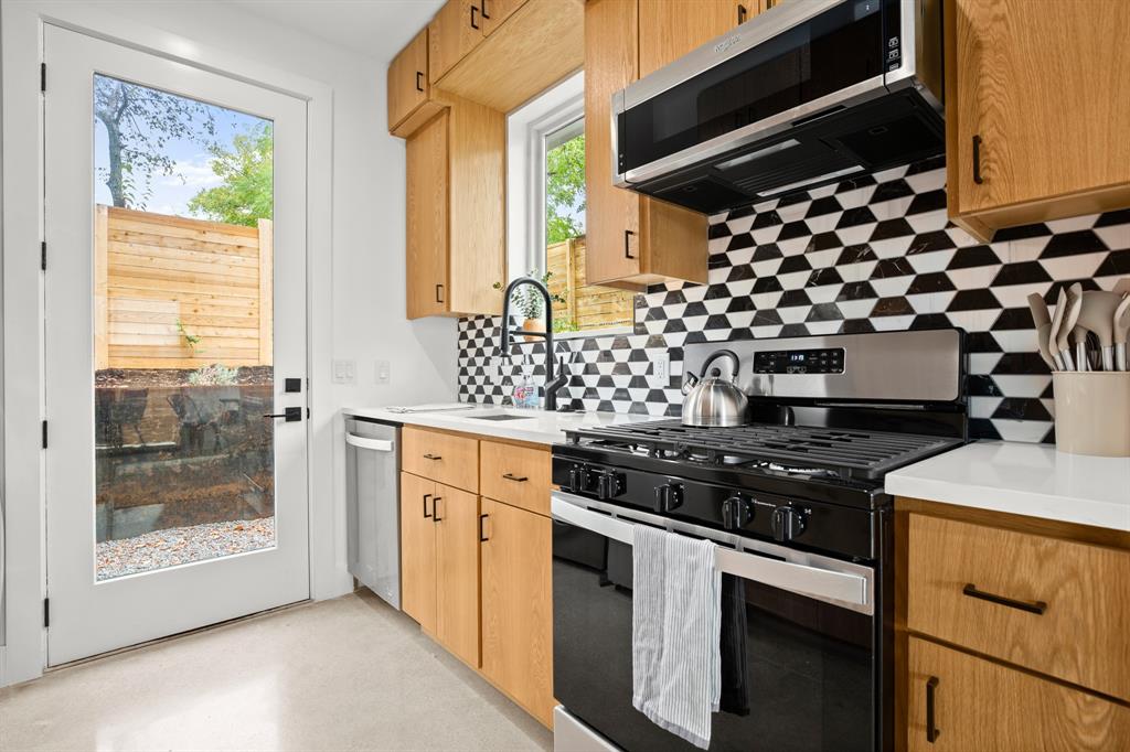 2919 East 13th Street, Unit 2 Austin, TX 78702 - Photo 5 of 24