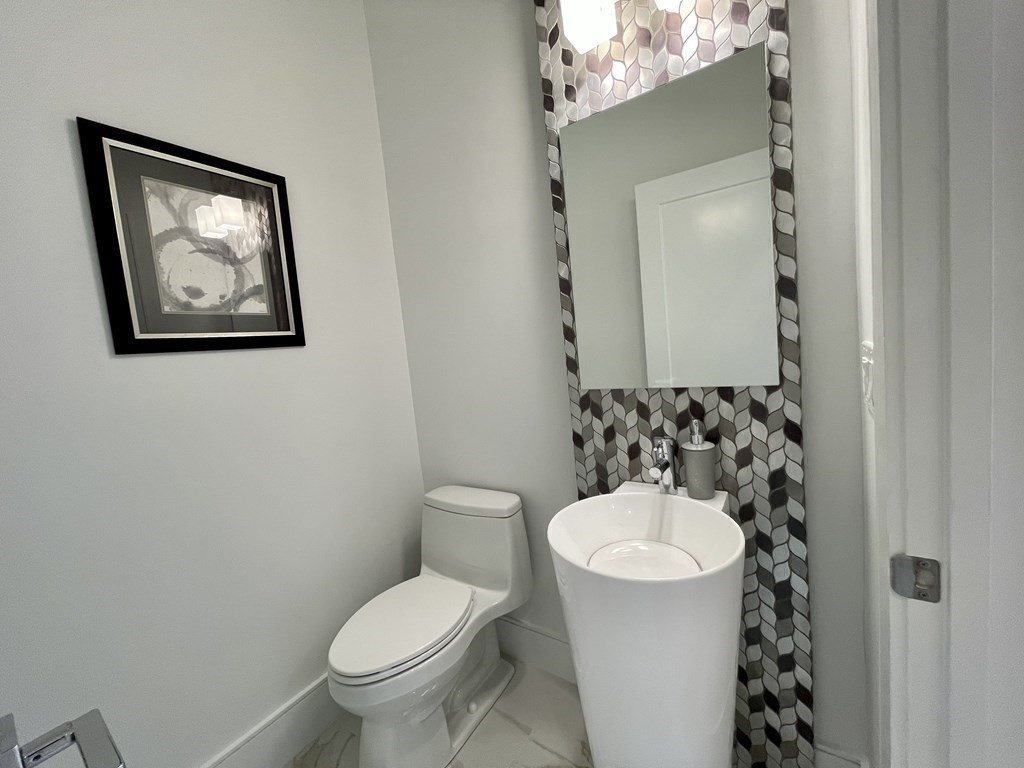 20 Fuller Street, Unit 1 Brookline, MA 02446 - Photo 33 of 39