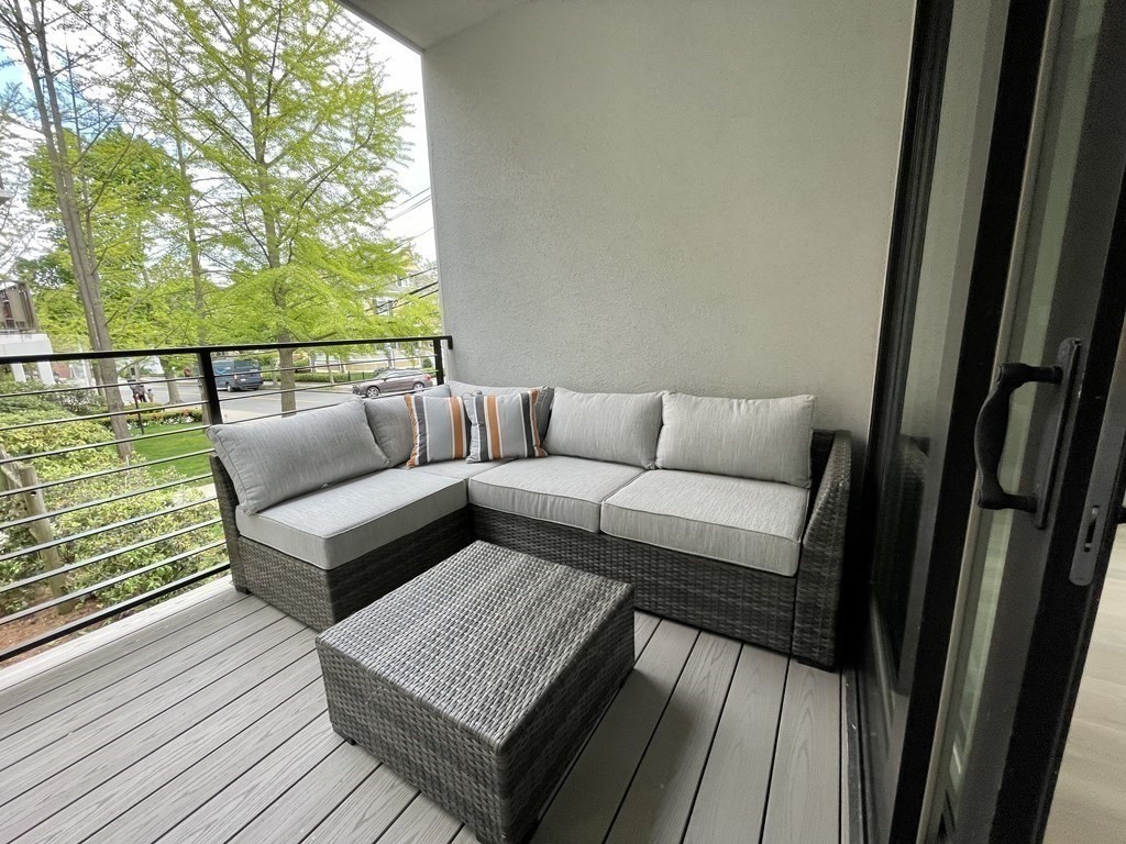 20 Fuller Street, Unit 1 Brookline, MA 02446 - Photo 8 of 39