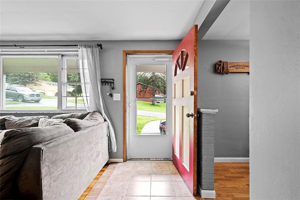 604 Idlewood Road Pittsburgh, PA 15235 - Photo 4 of 25 Gallery Image 4