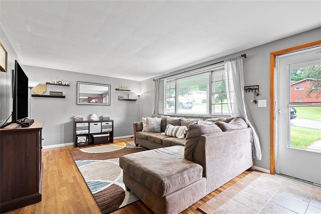 604 Idlewood Road Pittsburgh, PA 15235 - Photo 5 of 25 Gallery Image 5