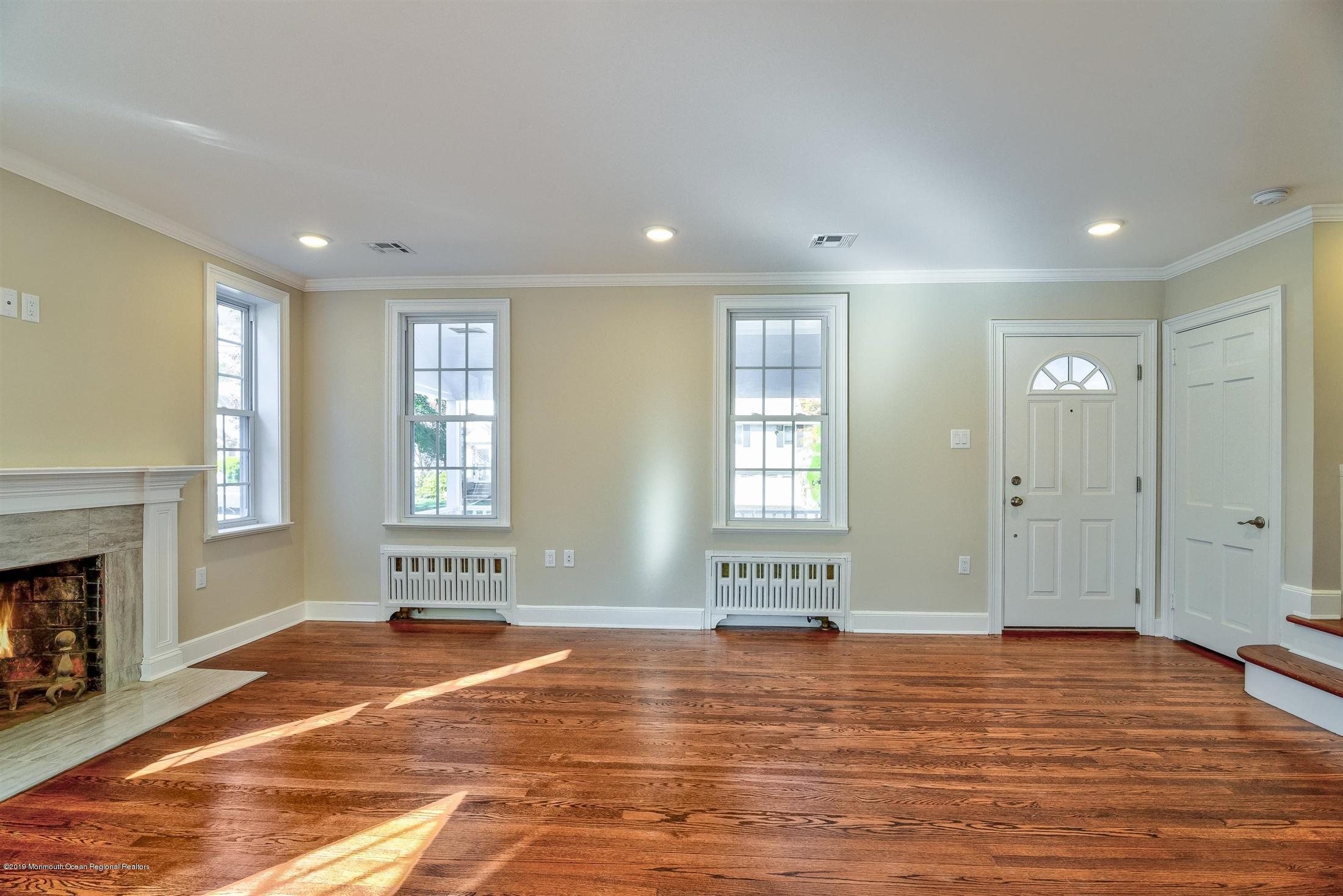 1025 Norton Road Union, NJ 07083 - Photo 3 of 29 03-Living Room