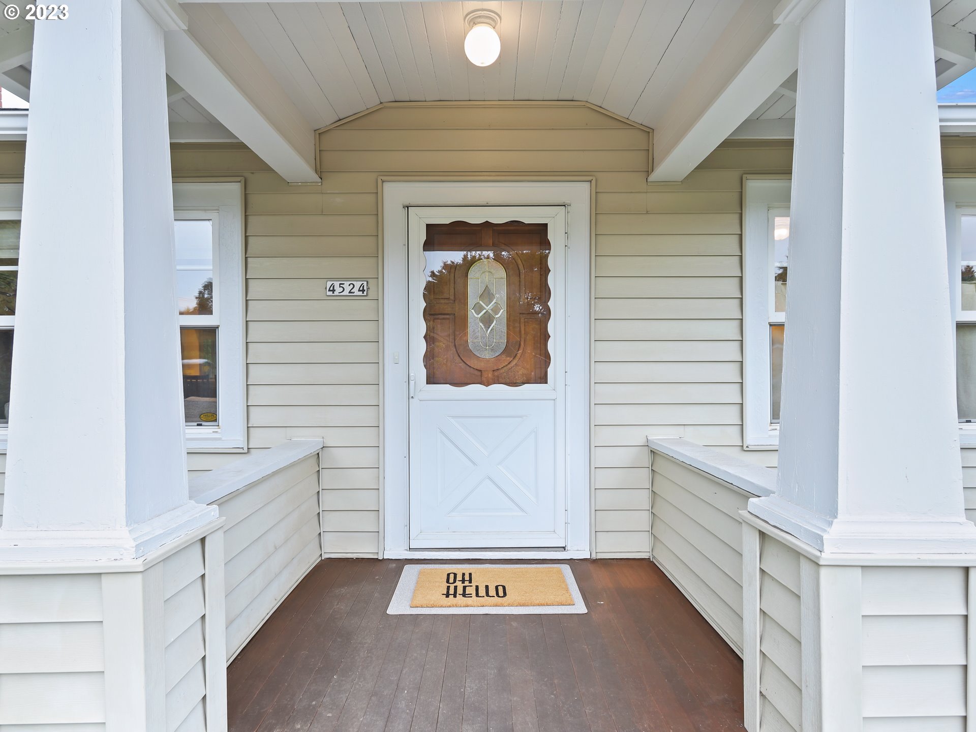 4524 Southeast 36th Place Portland, OR 97202 - Photo 4 of 41 a view of an entryway door