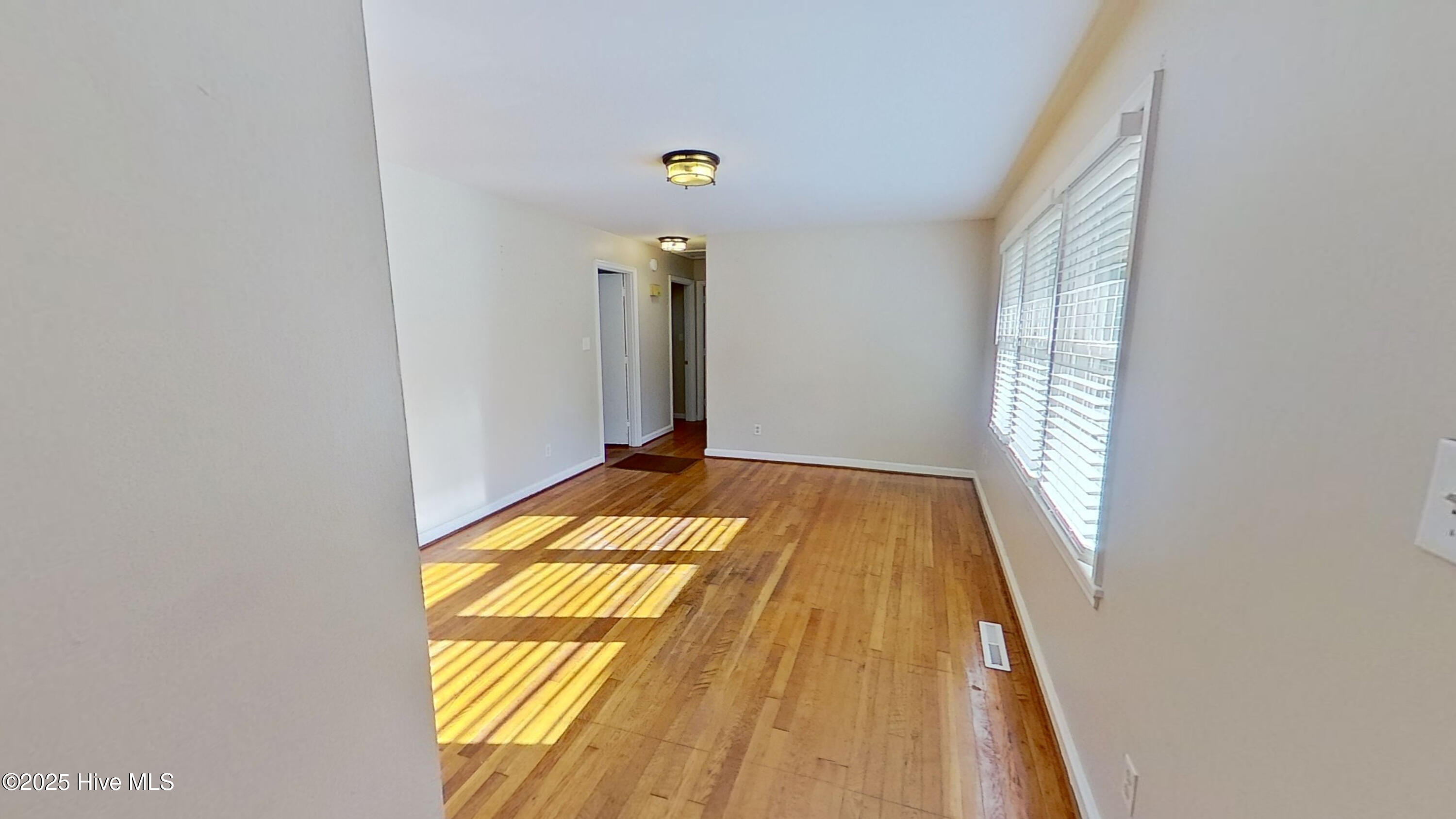 134 Kenwood Avenue Wilmington, NC 28405 - Photo 2 of 24 01-134 Kenwood Ave