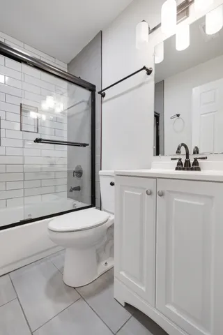 $2,000 | 46 Gant Circle, Unit A, Streamwood, IL 60107