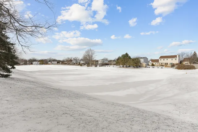 $2,000 | 46 Gant Circle, Unit A, Streamwood, IL 60107