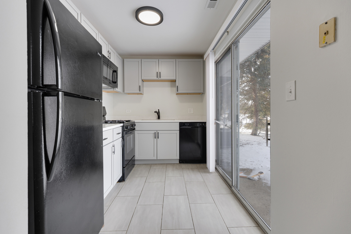 46 Gant Circle, Unit A Streamwood, IL 60107 - Photo 8 of 20