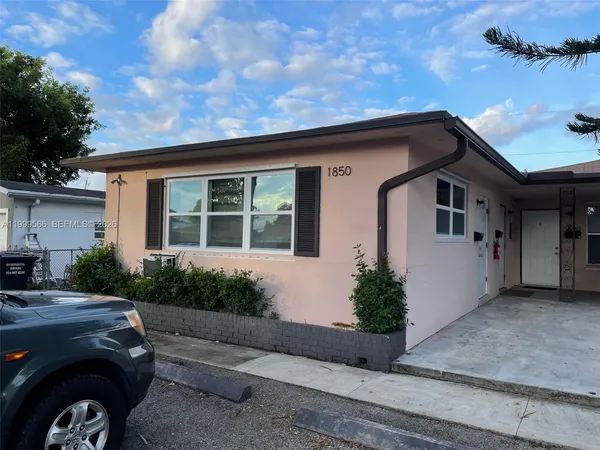 $1,400 | 1850 North 27th Avenue, Unit A, Hollywood, FL 33020