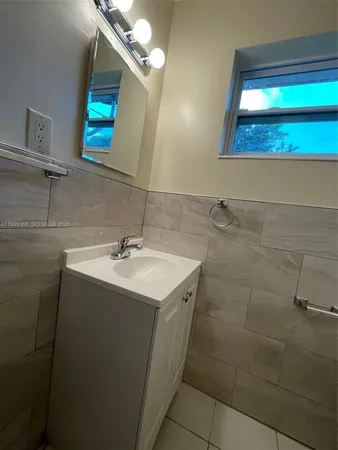 $1,400 | 1850 North 27th Avenue, Unit A, Hollywood, FL 33020