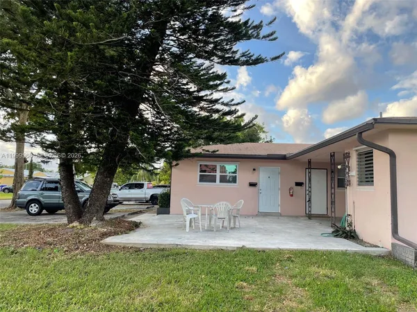 $1,400 | 1850 North 27th Avenue, Unit A, Hollywood, FL 33020