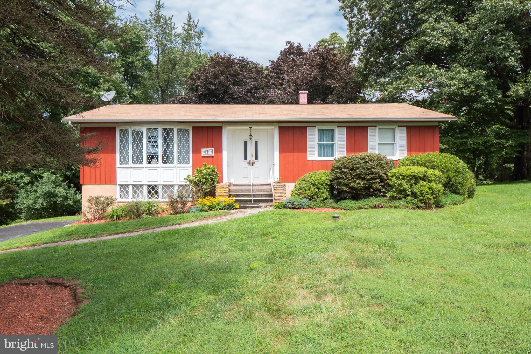 8612 Inwood Road Baltimore, MD 21244 - Photo 1 of 26 Original Owners...great bones!