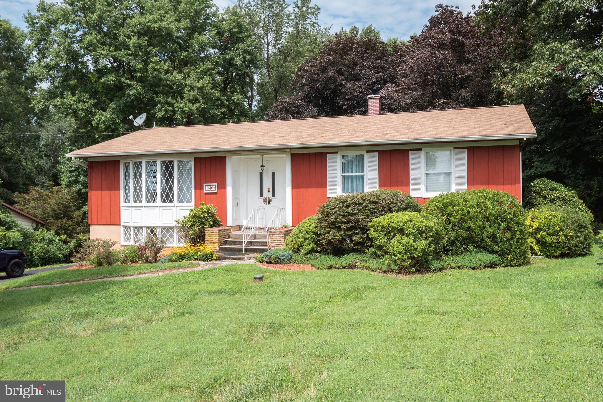 8612 Inwood Road Baltimore, MD 21244 - Photo 2 of 26 Exterior (Front)
